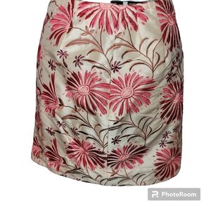 Floral embroidered skirt